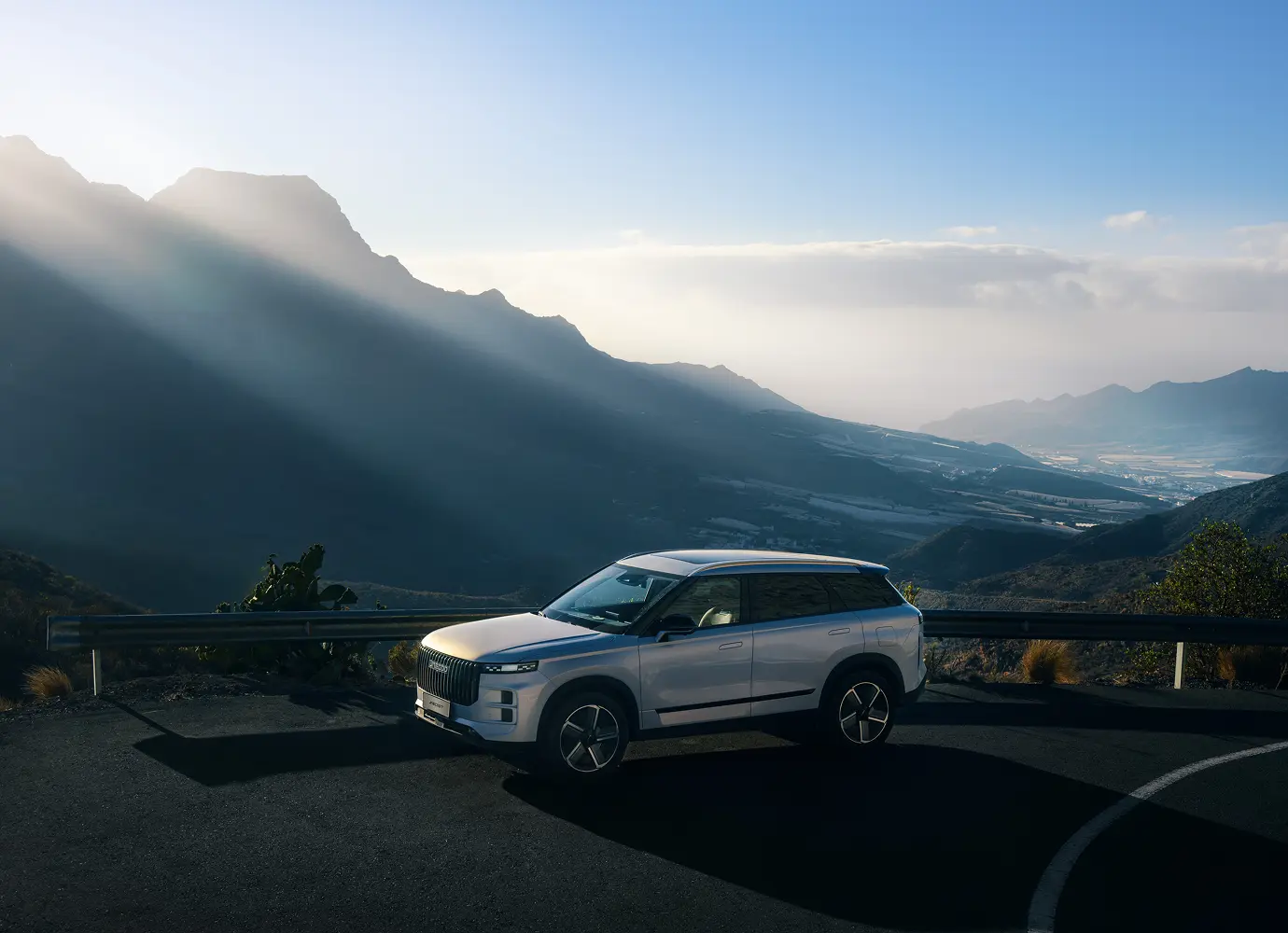 Jaecoo vehicle in a mountain landscape